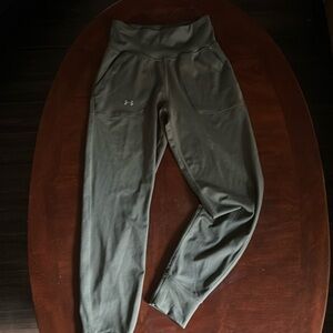 woman’s under armor motion Joggers in green (never worn!!!)